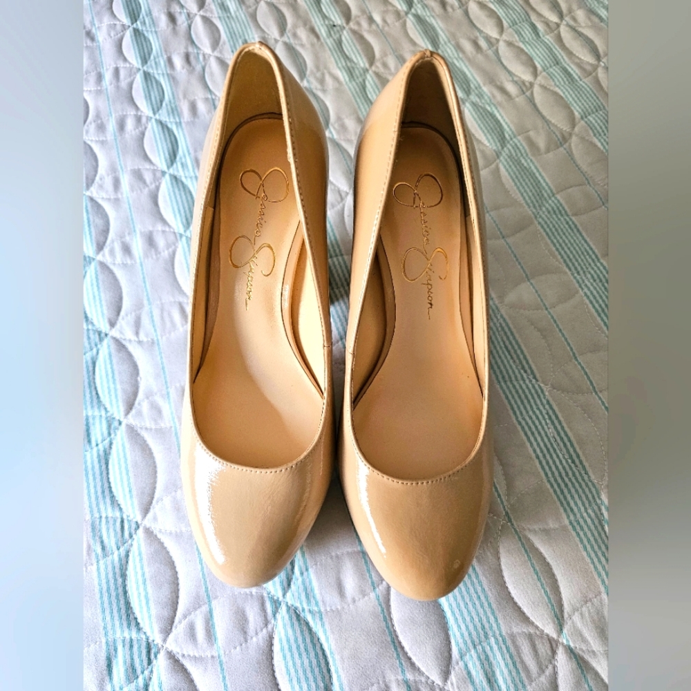 Jessica Simpson chunky heel size 8